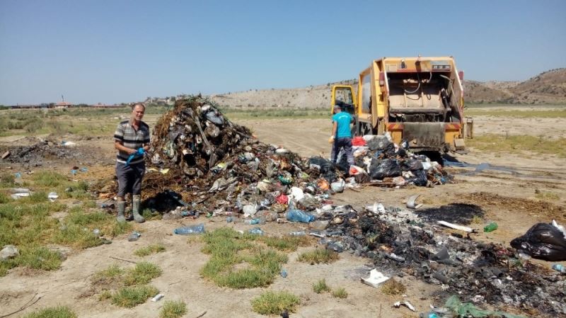 Kaybettiği para çöp kamyonundan çıktı
