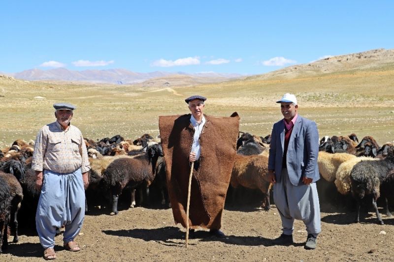 Gültak, Torosların zirvesindeki Yörüklerle bir araya geldi
