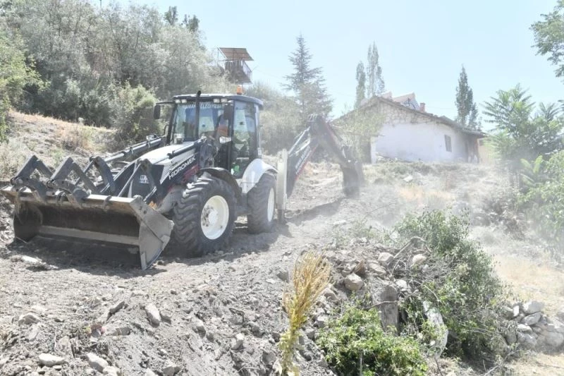 Emine Teyze’ye kestirmeden yol
