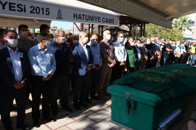 Arınç yakın arkadaşının cenazesine katıldı
