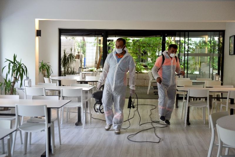 Muratpaşa’ da 17 bin 747 noktı 8 defa dezenfekte edildi
