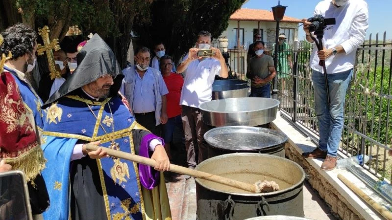 Hatay’da Meryem Ana Yortusu ve Üzüm Bayramı kutlandı
