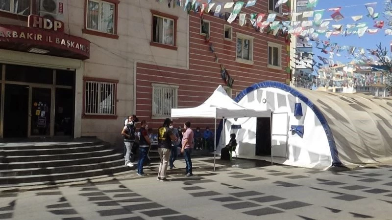 HDP önündeki ailelerin evlat nöbeti 349’uncu gününde
