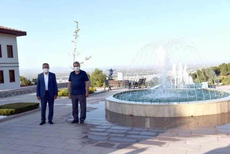 Bülent Arınç’tan Yunus Emre Kültür Parkı’na tam not
