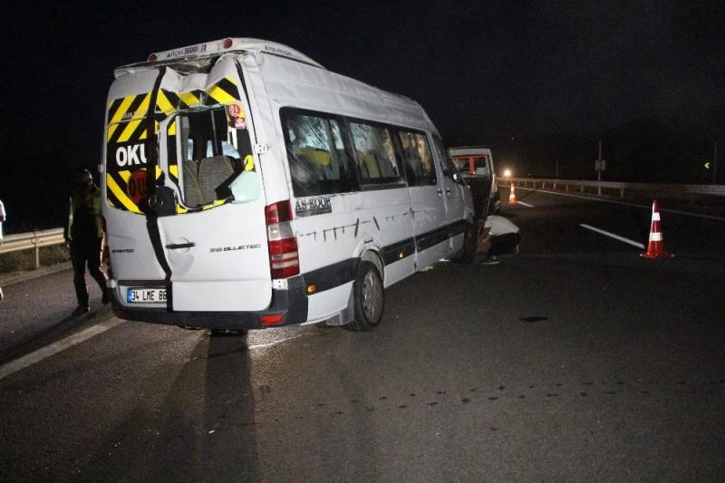 Taziyeye gidenleri taşıyan minibüs Bolu TEM Otoyolu’nda devrildi: 12 yaralı
