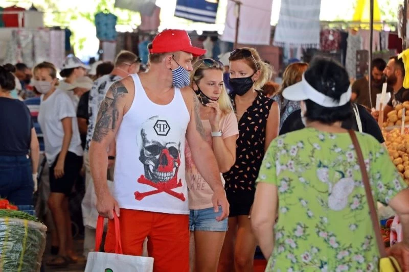 Antalya’da kapalı pazarda ‘içeriye girmeye korktum’ dedirten görüntüler
