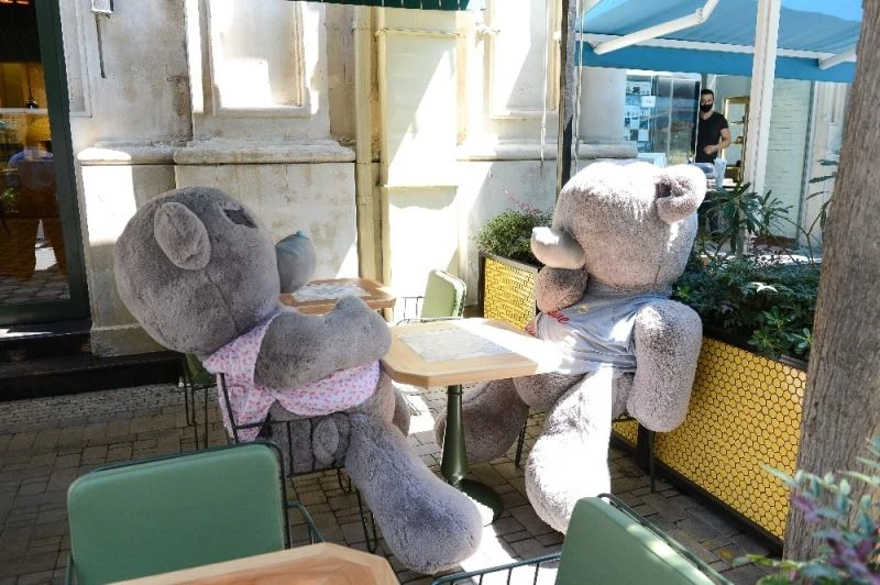 Azerbaycan’da kafe ve restoranlar yeniden açıldı
