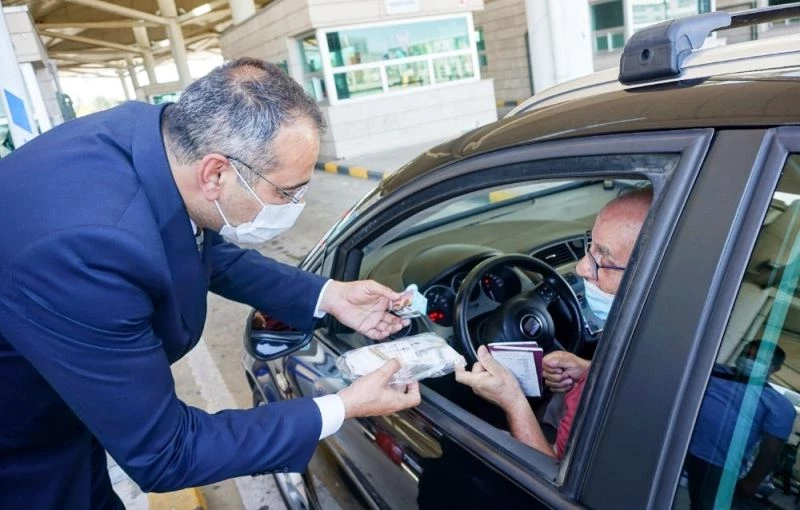 Gurbetçilerin hüzünlü yolculuğu tatlandırıldı
