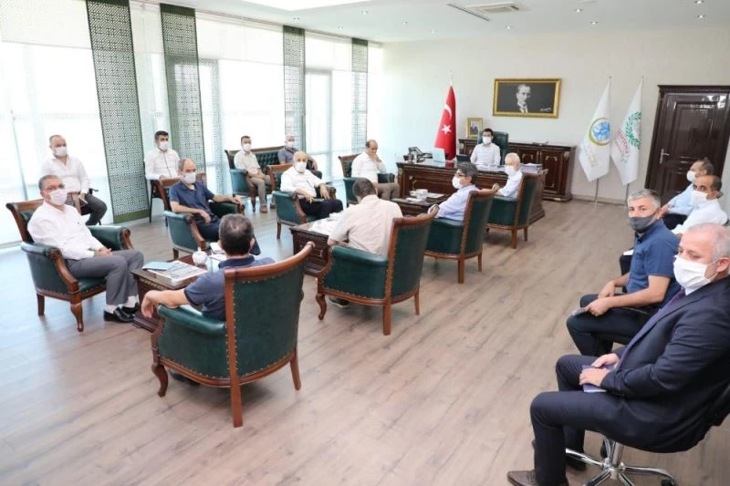 Yenişehir İlçe Kaymakamı ve Belediye Başkan Vekili Beşikci, okul müdürlerini dinledi
