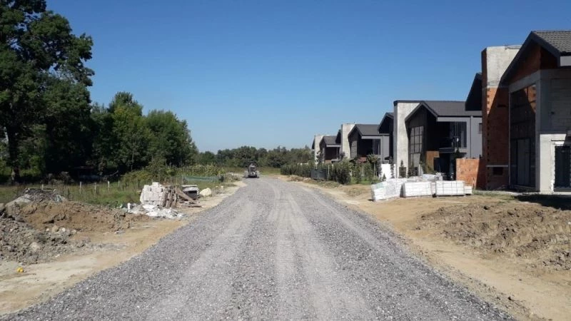 Asfalt öncesi dolgu ve asfalt kırığı serildi
