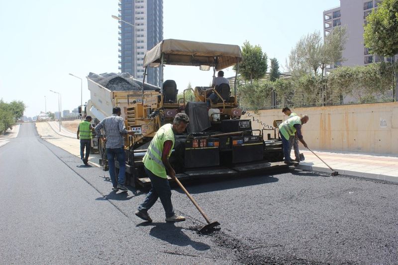 Büyükşehir Belediyesi, asfalt çalışmalarını il geneline yaydı

