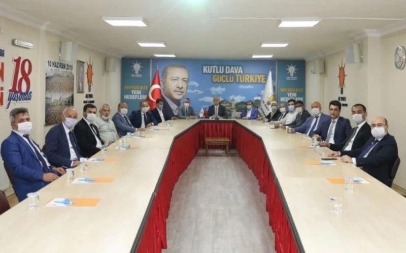 AK Parti Kocaeli, video konferansla bayramlaştı

