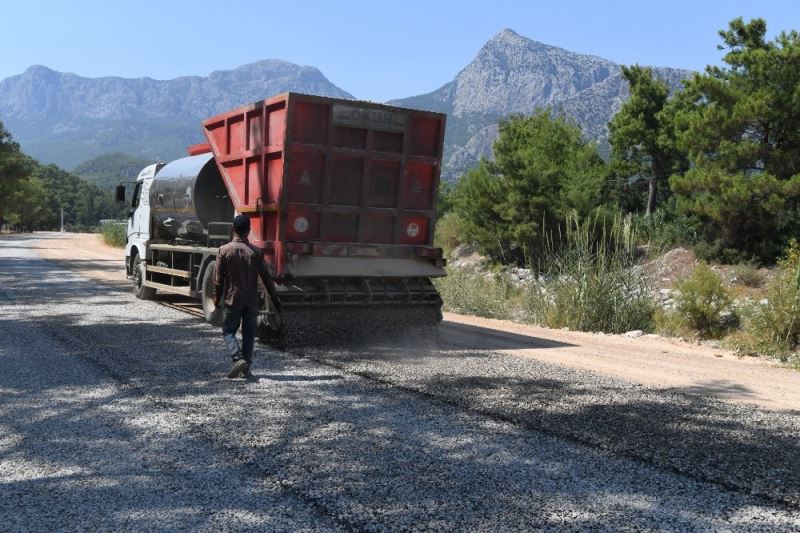 Konyaaltı  Belediyesinden, kırsal mahallere yol çalışması
