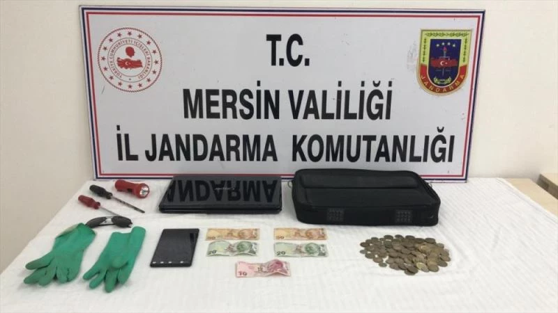 Mersin’de kafeden hırsızlık yaptığı iddia edilen şüpheli yakalandı