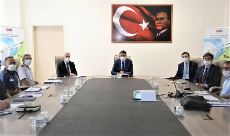 İzolasyona sıkı takip
