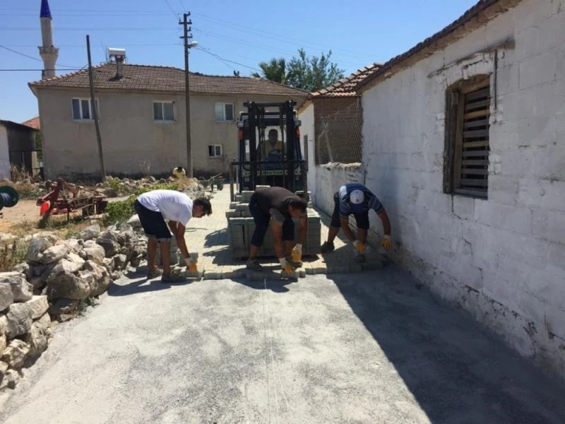 Didim Akköy Mahallesi’nde yol yapım çalışmaları sürüyor
