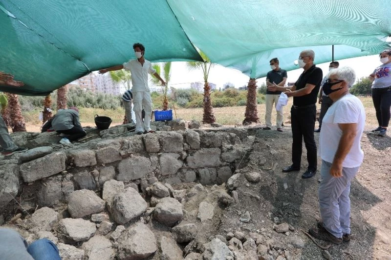 Aratos’un anıt mezarında çalışmalar sürüyor
