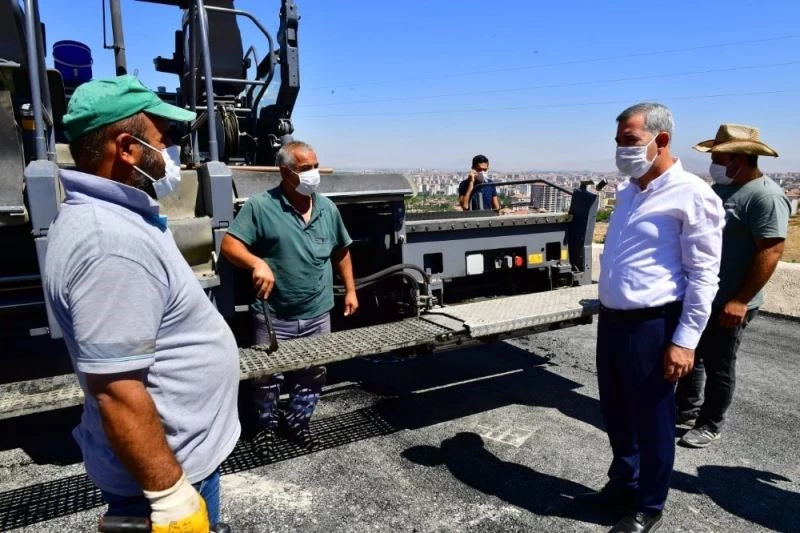 Yeşilyurt Belediyesi asfaltta hizmetlerini genişletti
