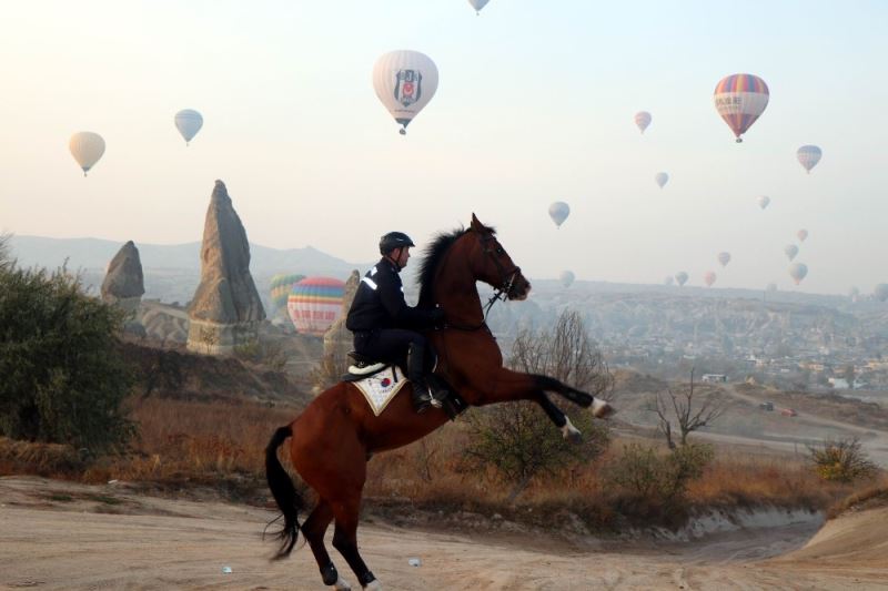 Kapadokya’da sıcak hava balon turlarına rüzgar engeli
