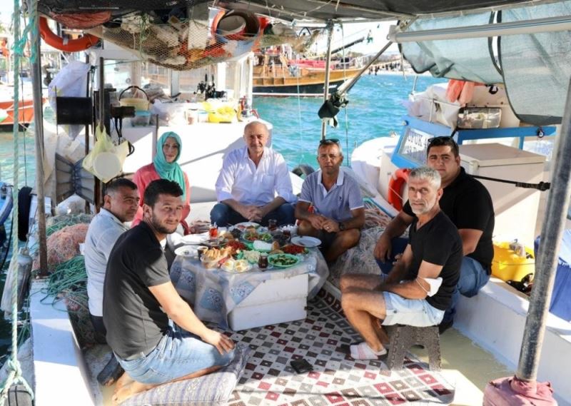 Başkan Atabay balıkçılarla kahvaltıda buluştu
