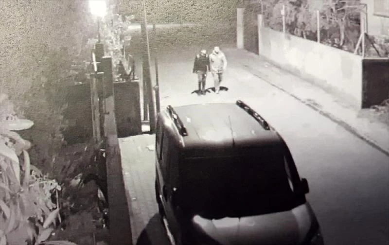 Okula molotofkokteyli atan 2 sanığa 36