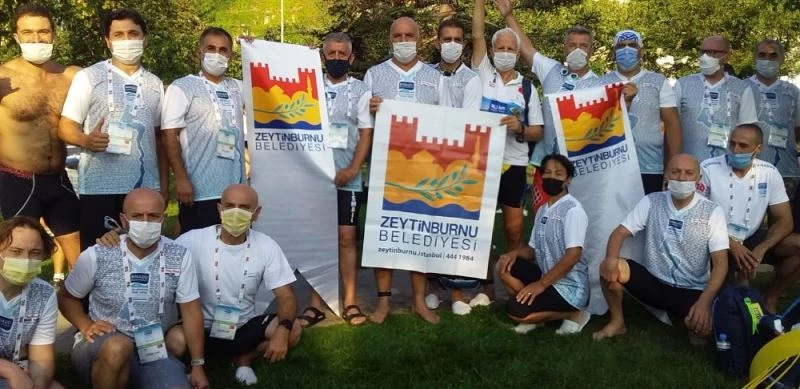 Zeytinburnu Masterlar Yüzme Ekibi de Kıtalararası Yüzme Yarışı’nda yer aldı
