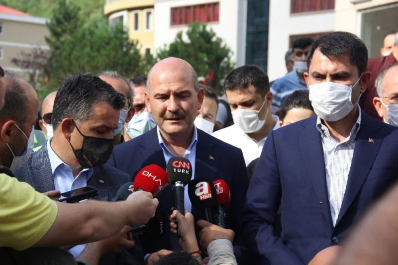 Bakanlar sel bölgesinde değerlendirmelerde bulundu
