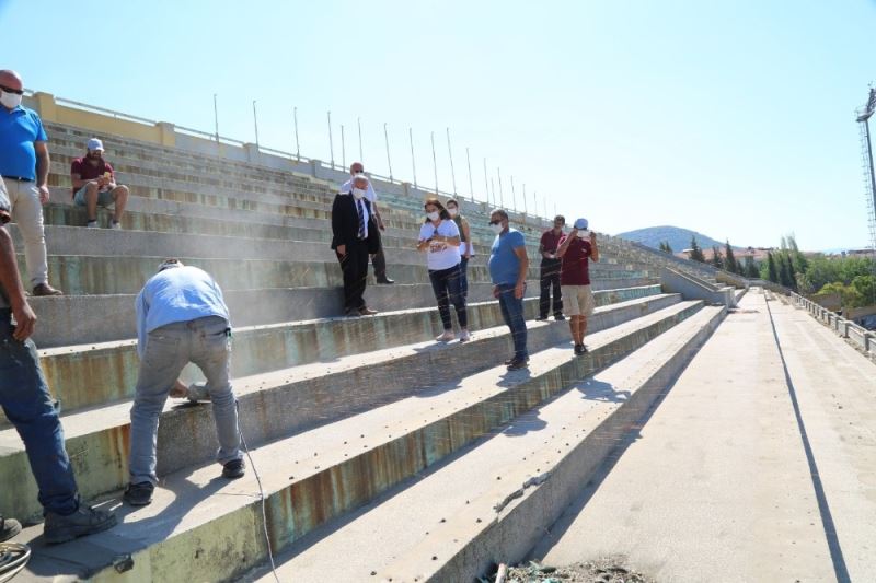 Atatürk Stadyumu açık tribünü yenileniyor
