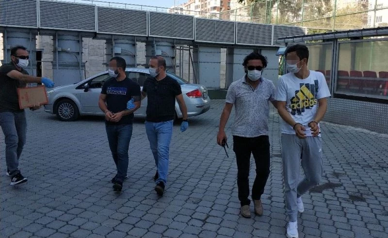 Kaçırdıkları kızı alıkoyup darp ettikleri iddia edilen 2 kişi tutuklandı
