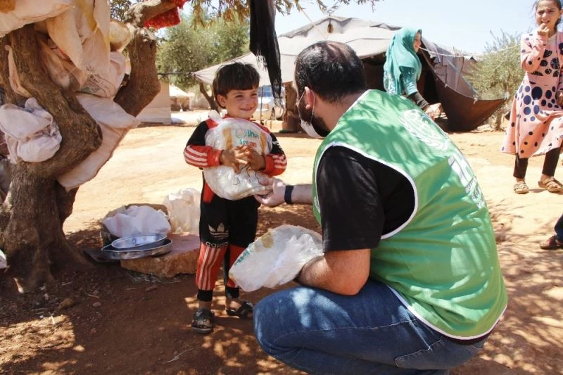 İdlib kırsalındaki sivillere günlük 50 bin ekmek dağıtılıyor
