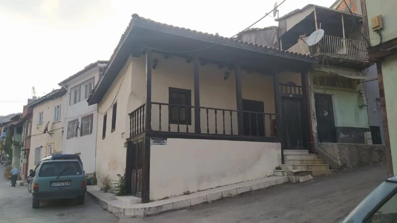 Dükkancık Mescidi görevli bekliyor
