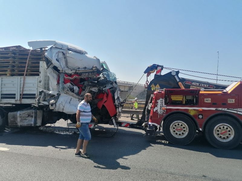 Zincirleme kaza TEM’deki trafiği kilitledi
