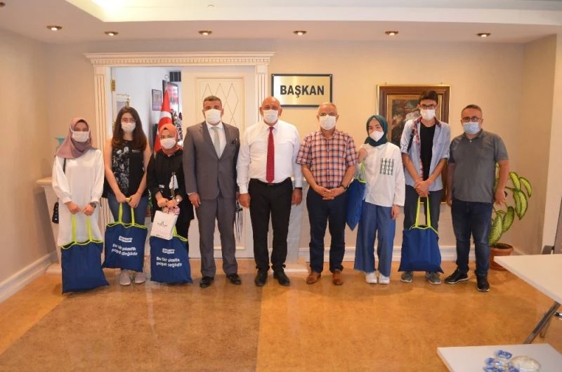 TOBB Dış İlişkiler Başkanı Dağdelen, 2020 YKS gururlarını ödüllendirdi
