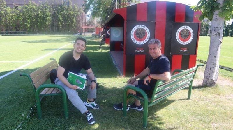 5 yaşında başlayan futbol aşkını, kitaba dönüştürmeye başladı
