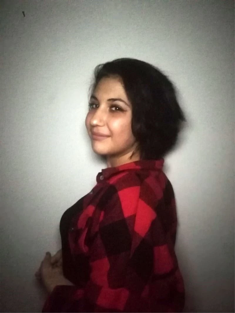 Molozların döküldüğü yere gömülmüştü, Ceren Duman toprağa verildi
