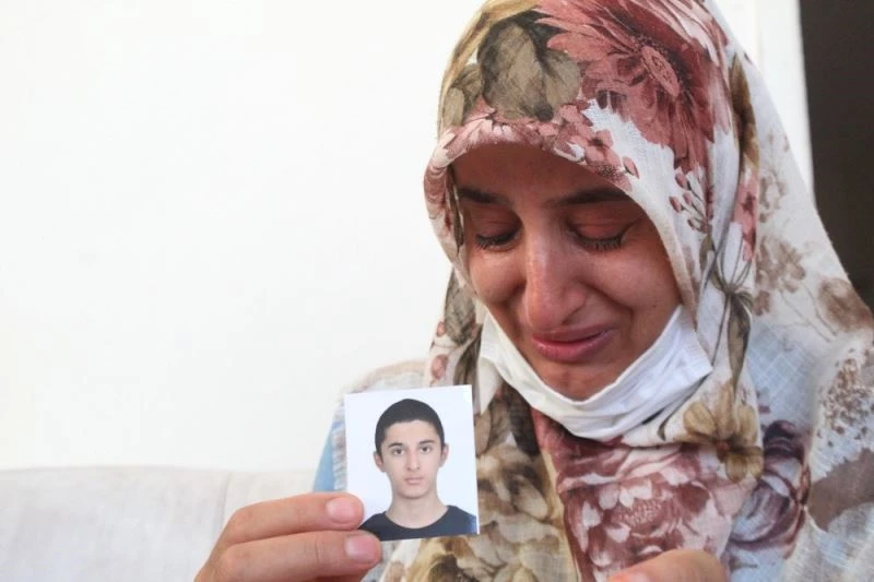 Oğlundan 1 aydır haber alamayan annenin gözyaşları dinmiyor
