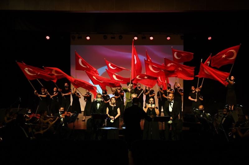Mersin Şehir Tiyatrosu, ’Anadolu Toprağı Uyanıyor’ gösterisiyle perdelerini açtı
