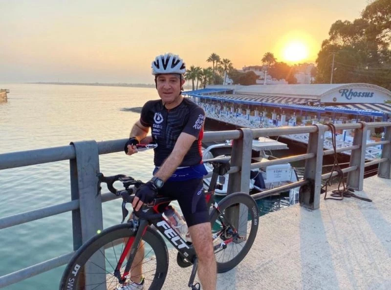 Bisiklet sürücüsünü önce sıkıştırdı, sonra bıçakladı
