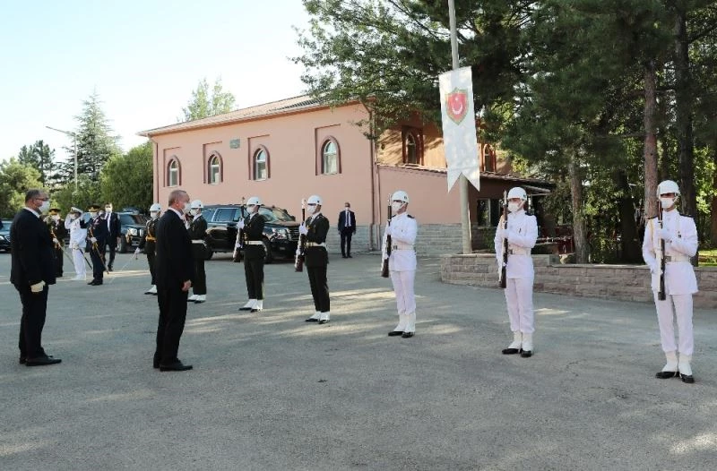 Cumhurbaşkanı Erdoğan: “Yunan halkı, yöneticileri yüzünden başlarına gelecekleri kabul ediyor mu?”
