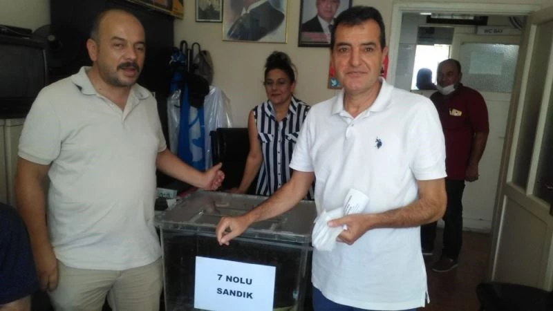 DSP Seyhan İlçe Başkanlığına Erhan Saltuk seçildi
