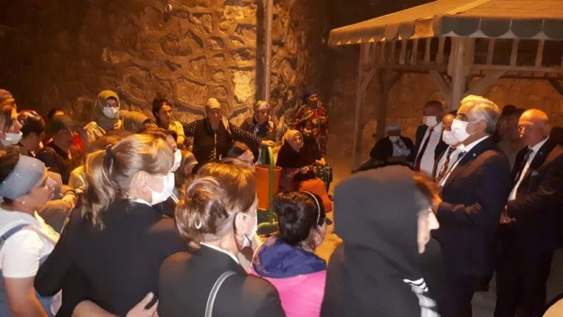 DATÜB heyeti, Ahlat’ta yaşayan Ahıskalı Türklerle bir araya geldi
