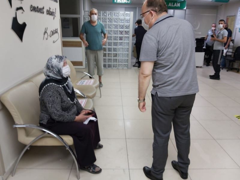 Zonguldak Valisi tebdili kıyafetle hastaneleri denetledi
