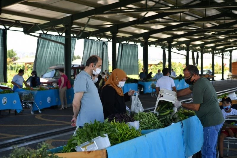 Doğal Ürünler Bahçesi ve Pazarı Kayserililerin ilgi odağı oldu
