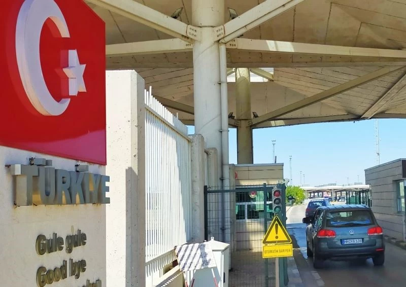 Gurbetçiler: “Türkiye’nin kıymetini bilelim”
