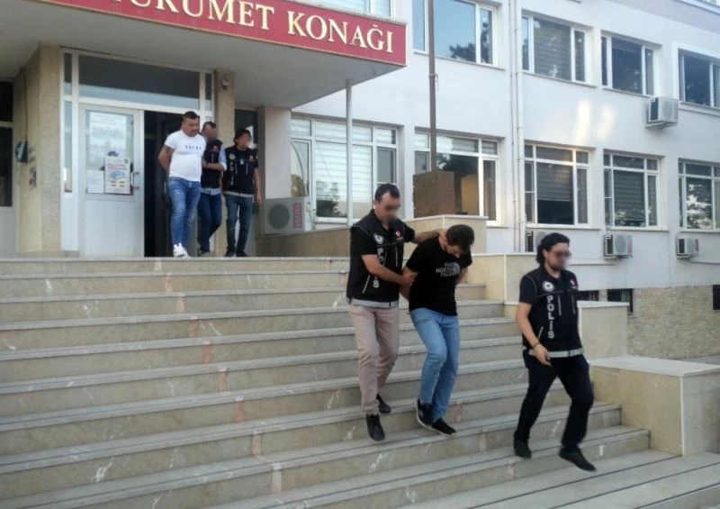 Denizli’de kaçakçılar polisten kaçamadı
