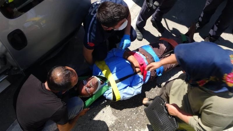 Pikniğe giden aile kaza yaptı: 6 yaralı
