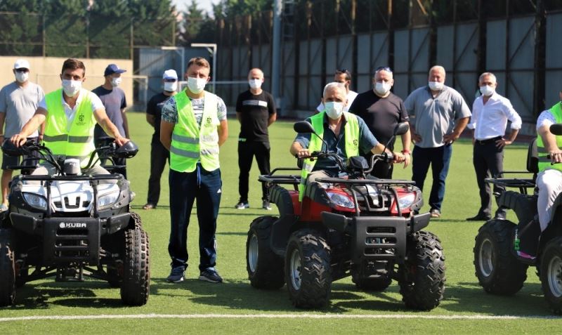 Suni futbol sahalarına bakım aracı
