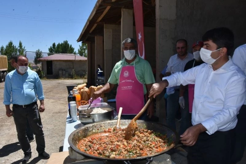 Başkan Ergü’den personele teşekkür yemeği
