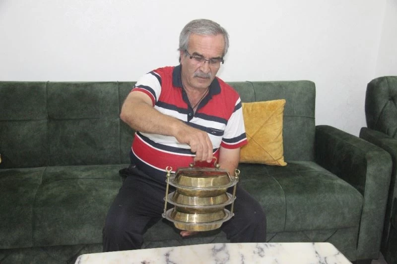 218 yıllık sefer tasını özenle saklıyor
