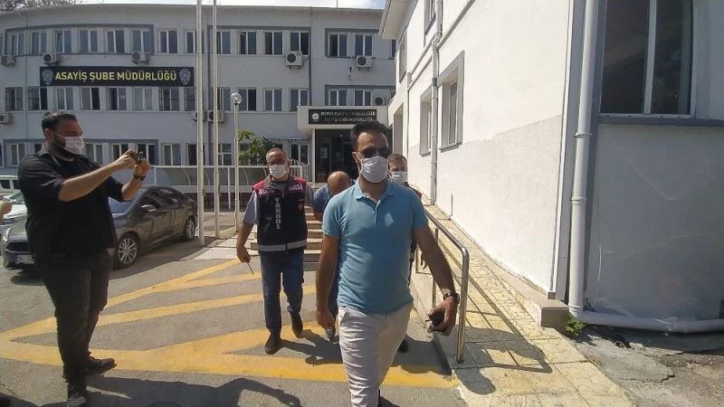 İş görüşmesine çağırıp paralarını çaldı
